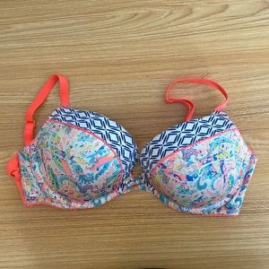 Victoria’s Secret very sexy, push-up bra